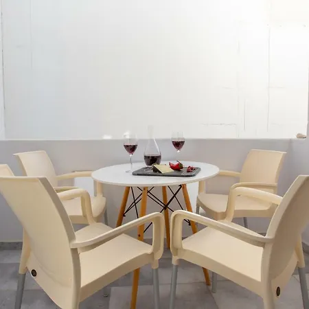 Eudaimonia Apartment